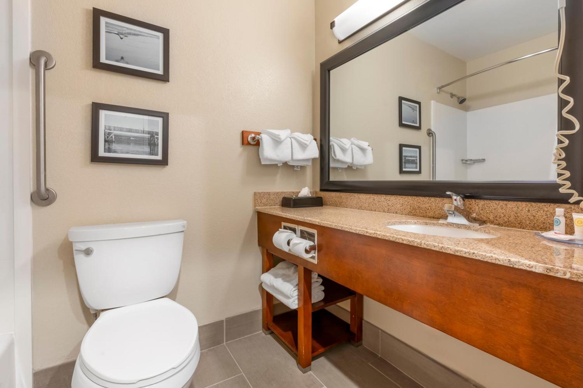 Comfort Inn Арката Экстерьер фото