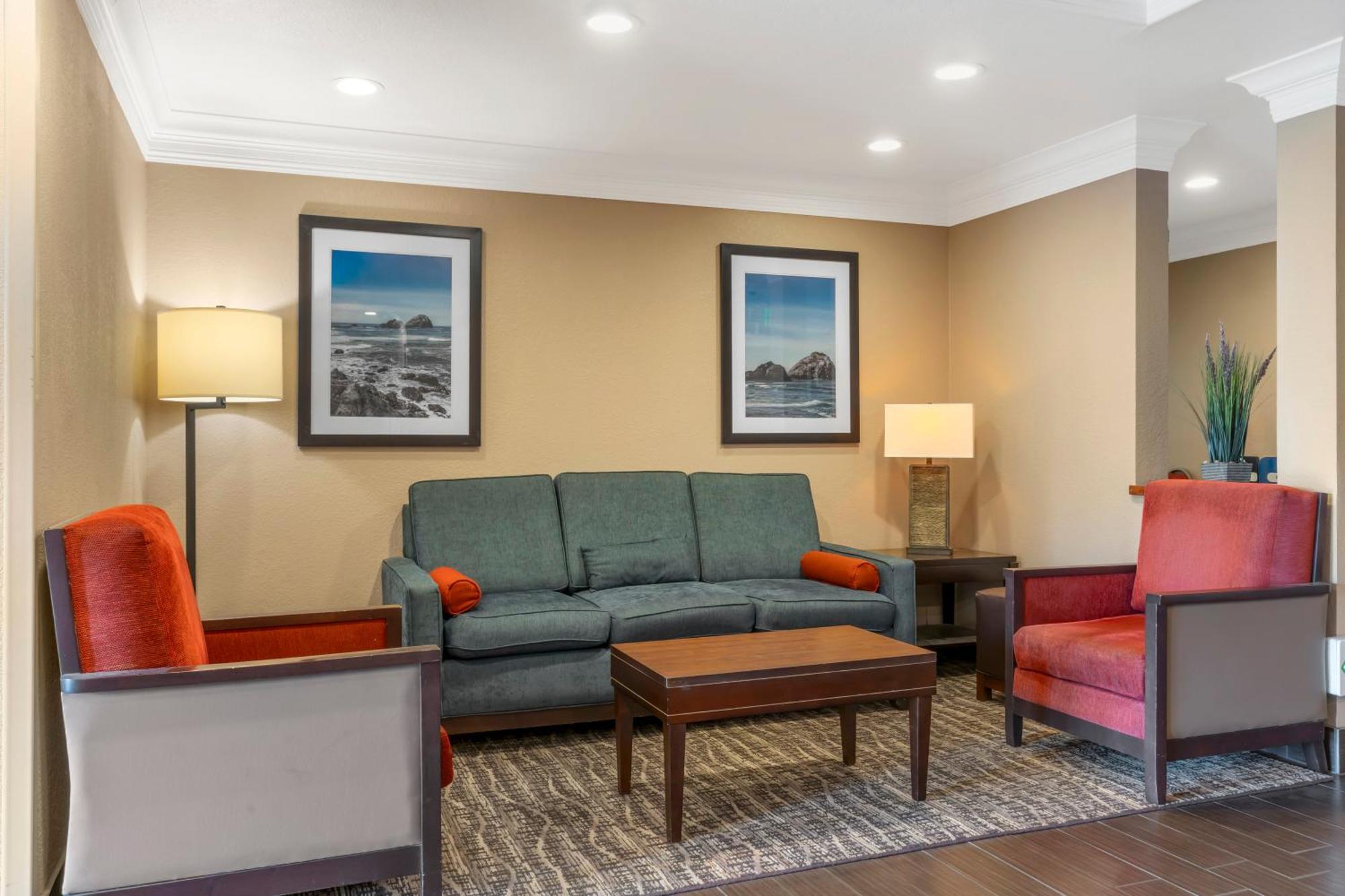 Comfort Inn Арката Экстерьер фото