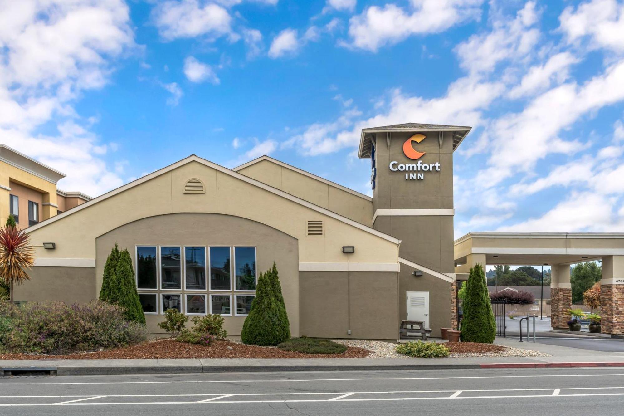 Comfort Inn Арката Экстерьер фото