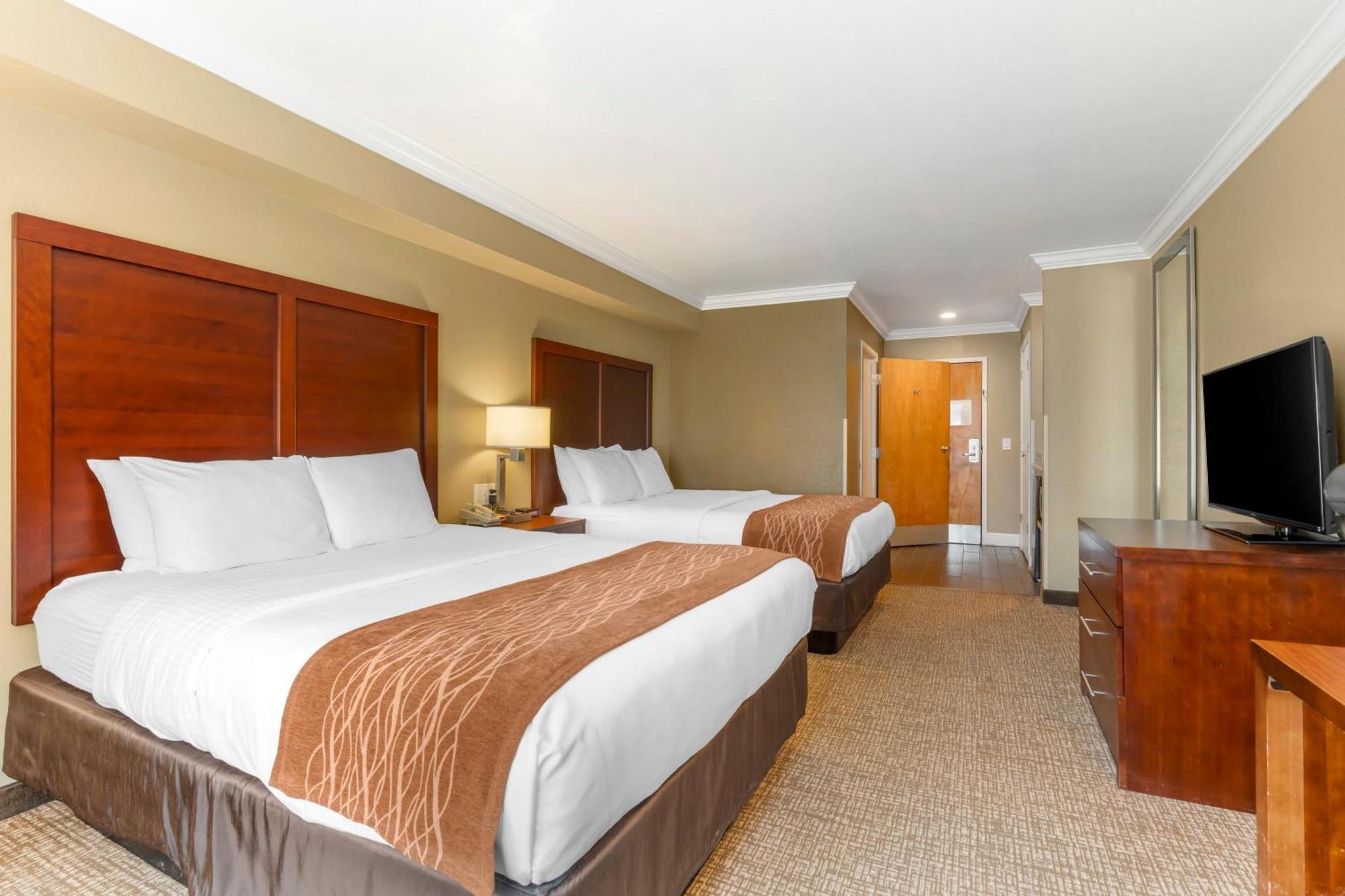 Comfort Inn Арката Экстерьер фото