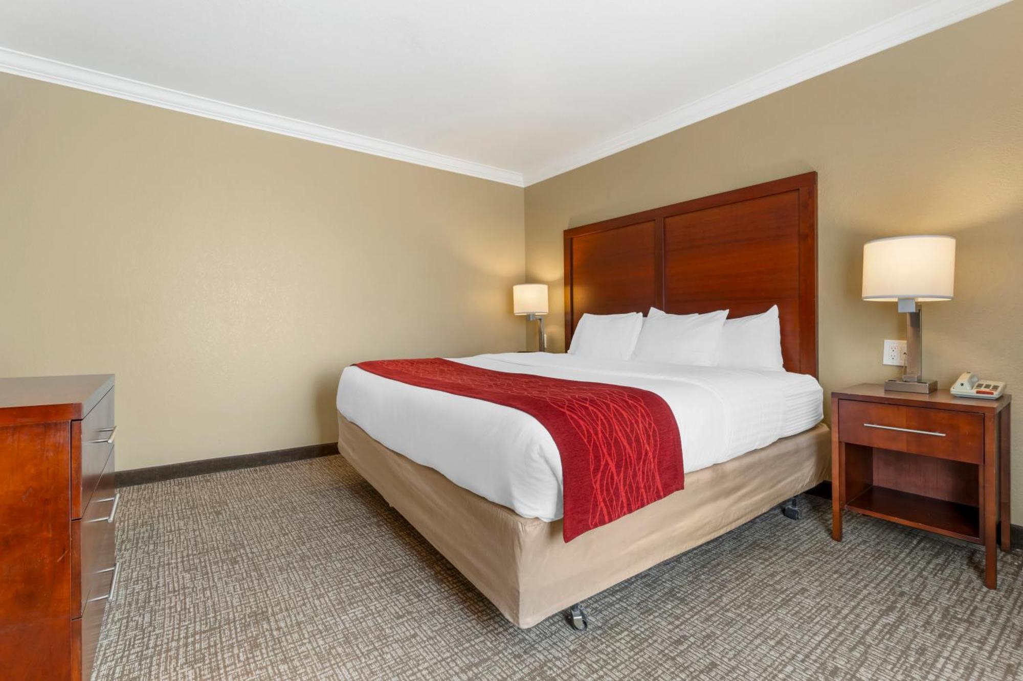 Comfort Inn Арката Экстерьер фото