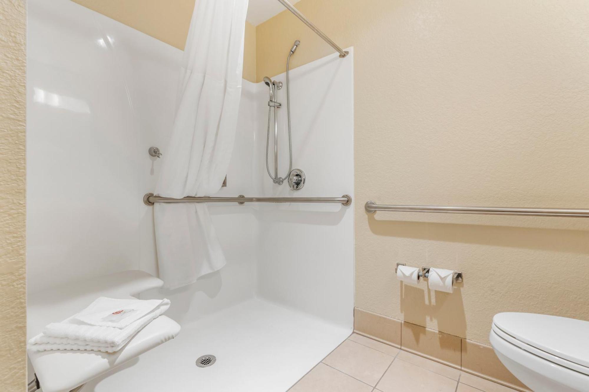 Comfort Inn Арката Экстерьер фото