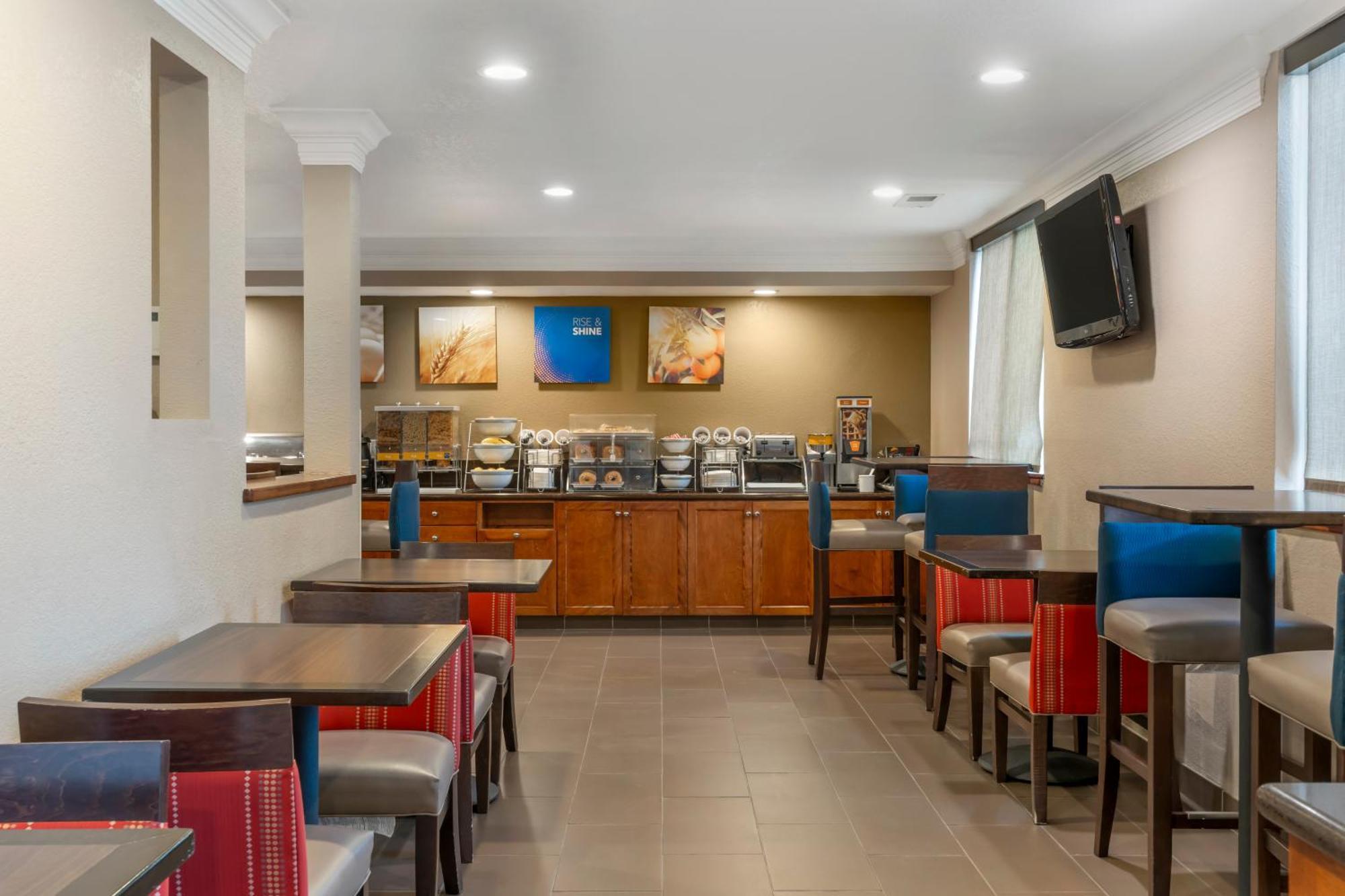 Comfort Inn Арката Экстерьер фото