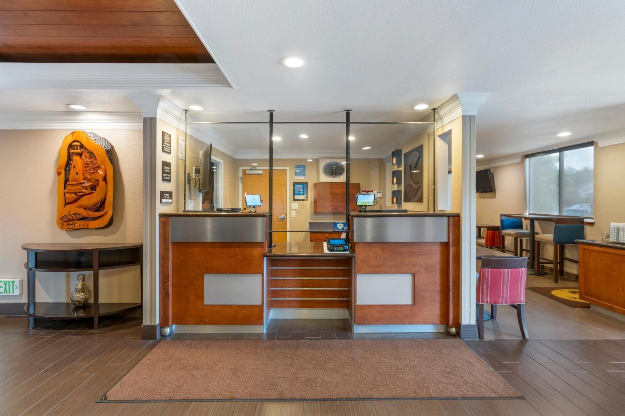 Comfort Inn Арката Экстерьер фото