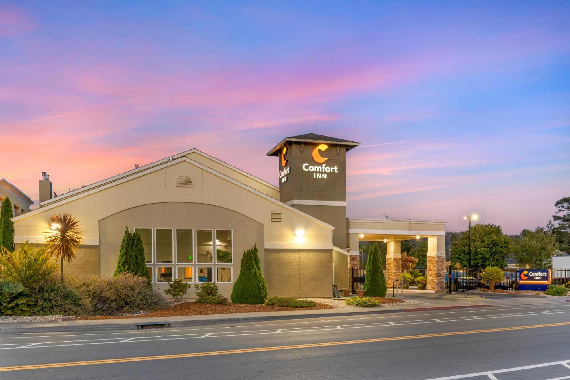Comfort Inn Арката Экстерьер фото