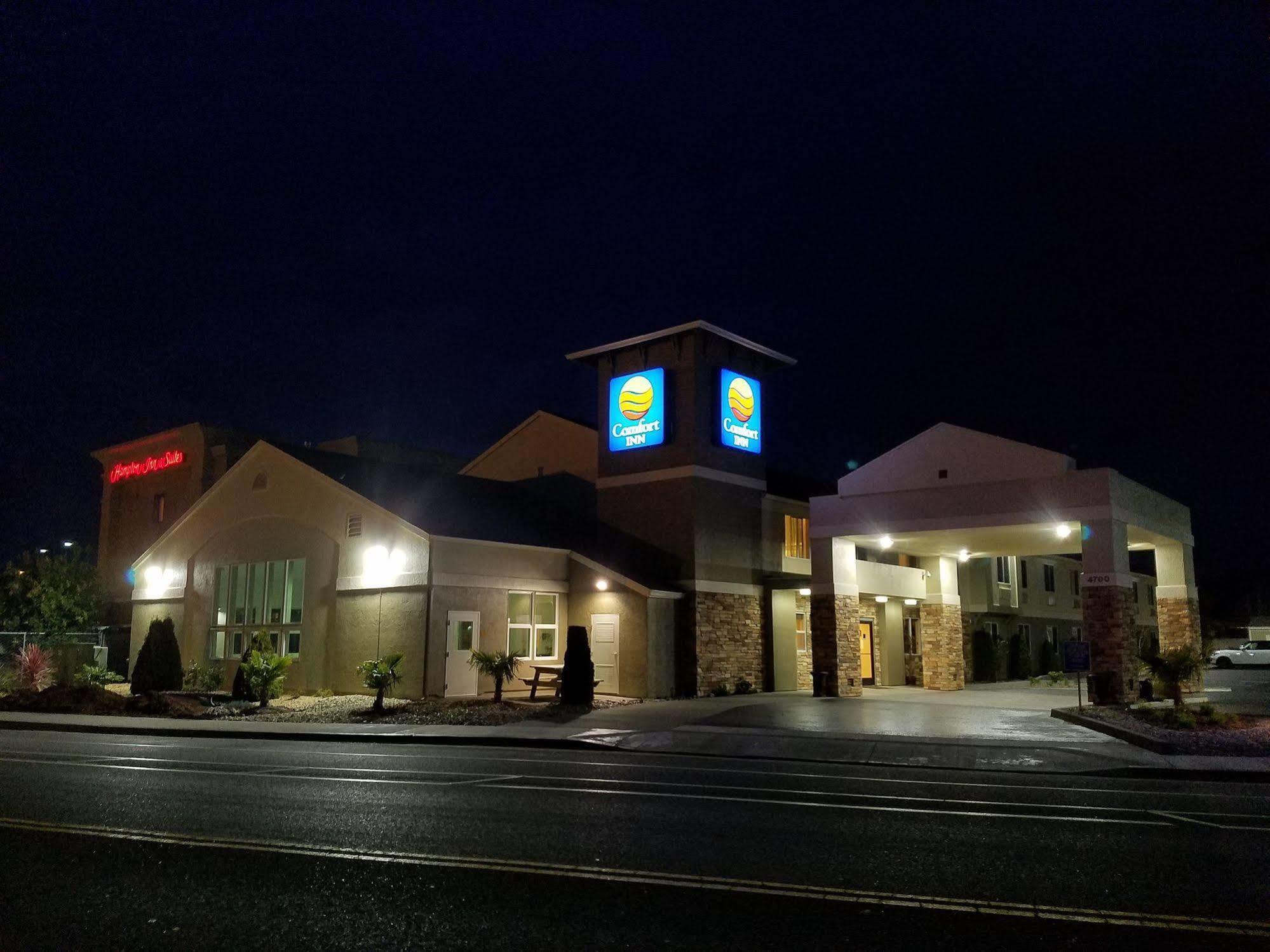 Comfort Inn Арката Экстерьер фото