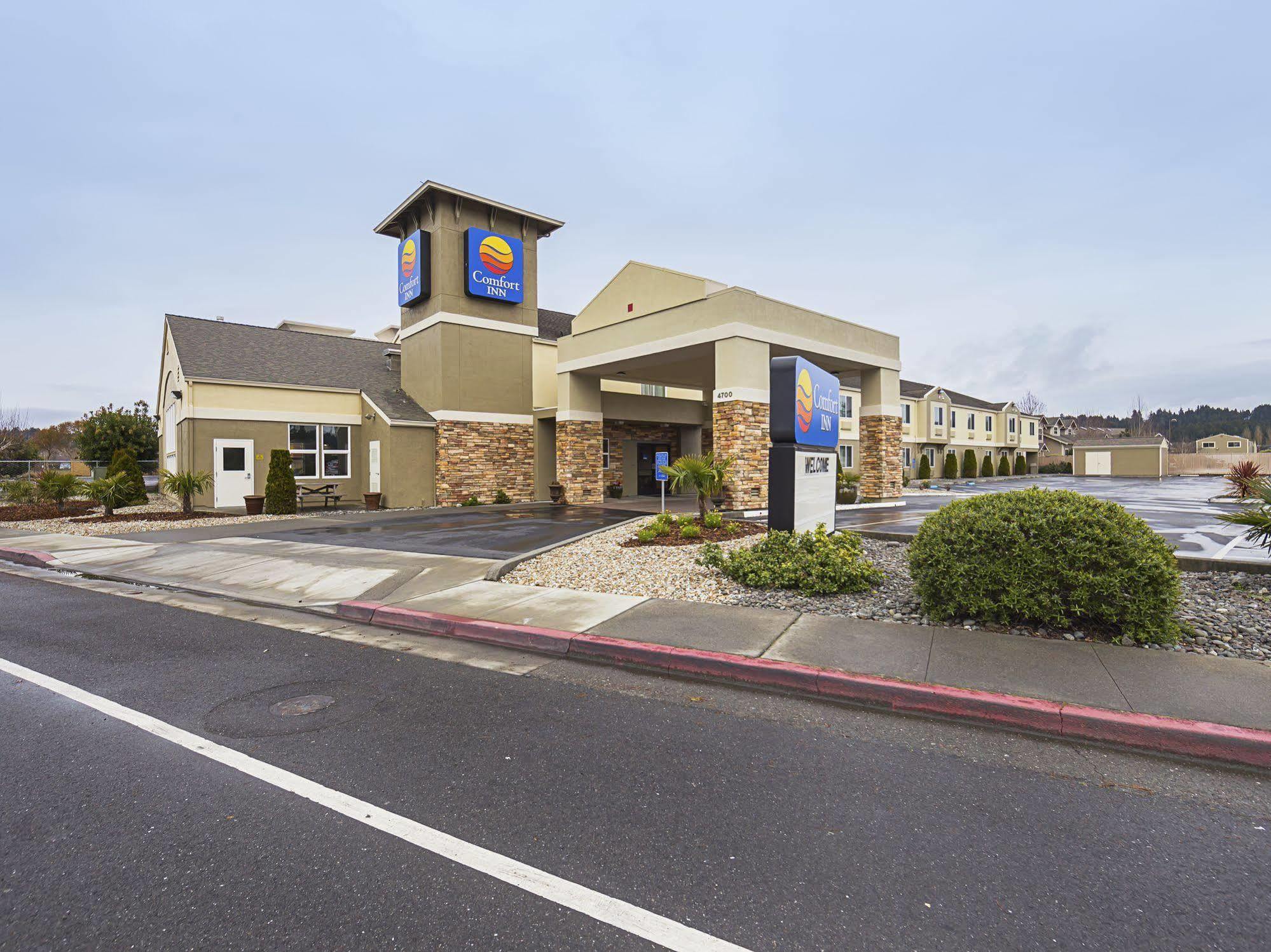 Comfort Inn Арката Экстерьер фото
