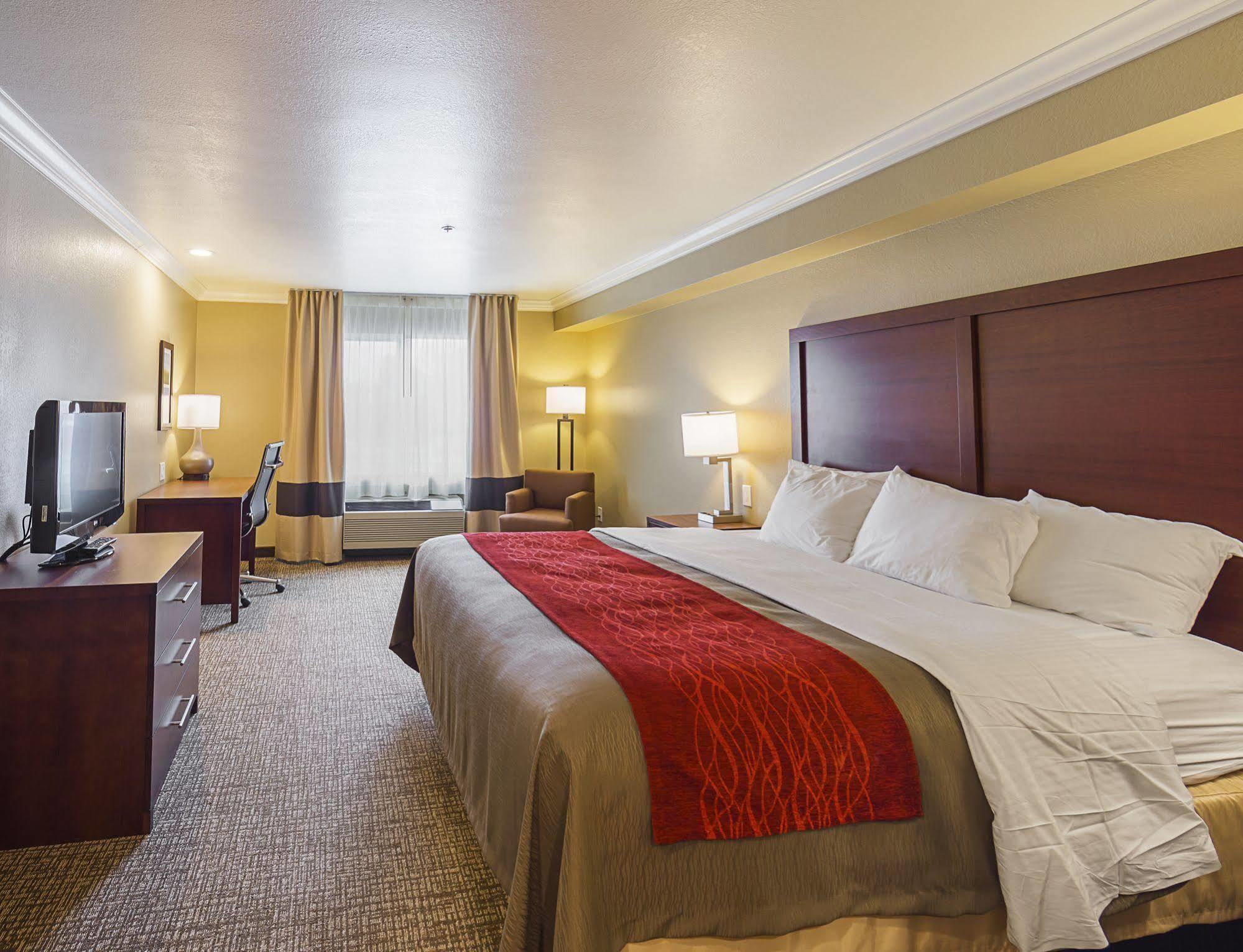 Comfort Inn Арката Экстерьер фото
