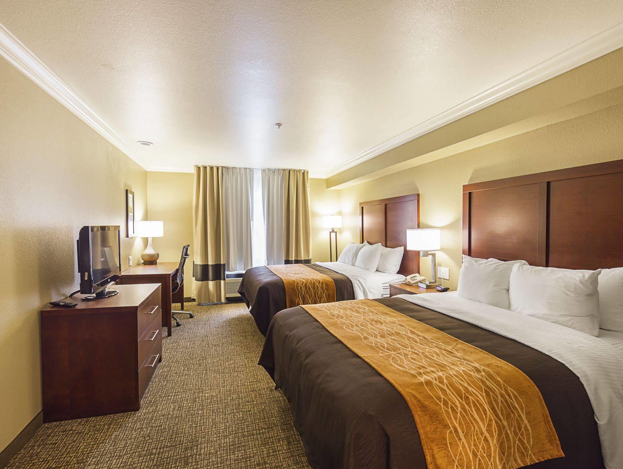 Comfort Inn Арката Экстерьер фото